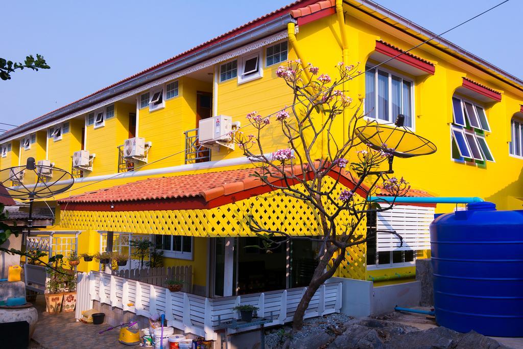 Rak Ban Kerd House Hotell Koh Si Chang Rum bild